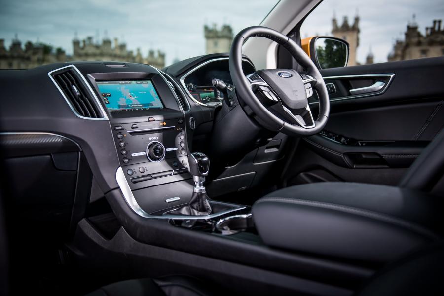 Интерьер Ford Edge Sport 2016 года  (UK) (фото 25 из 27)